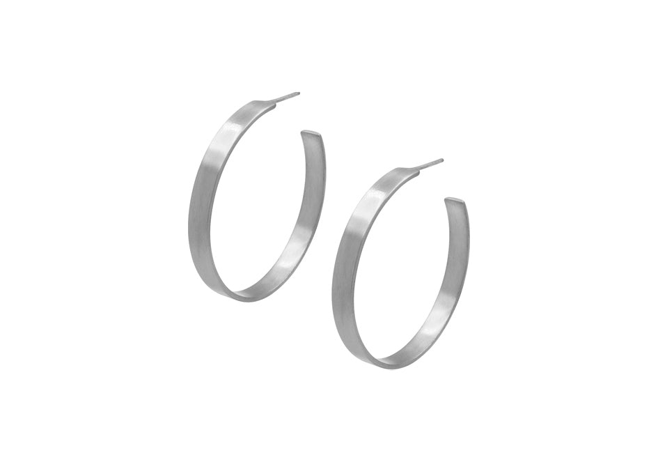Medium polished hoop earrings